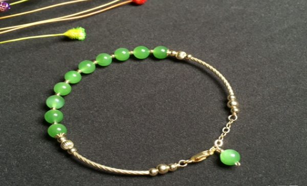 碧玉手镯.png?x-oss-process=image/auto-orient,1/quality,q_90/watermark,image_dXBsb2Fkcy93YXRlcl9tYXJrL2ppdXl1LnBuZz94LW9zcy1wcm9jZXNzPWltYWdlL3Jlc2l6ZSxQXzM1L2JyaWdodCw4NA,x_12,y_18