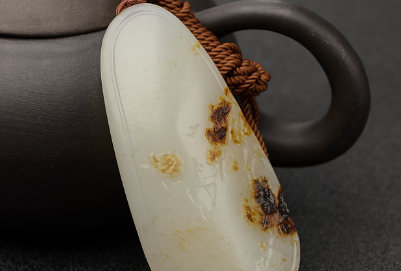 和田玉552.png?x-oss-process=image/auto-orient,1/quality,q_90/watermark,image_dXBsb2Fkcy93YXRlcl9tYXJrL2ppdXl1LnBuZz94LW9zcy1wcm9jZXNzPWltYWdlL3Jlc2l6ZSxQXzM1L2JyaWdodCw4NA,x_12,y_18