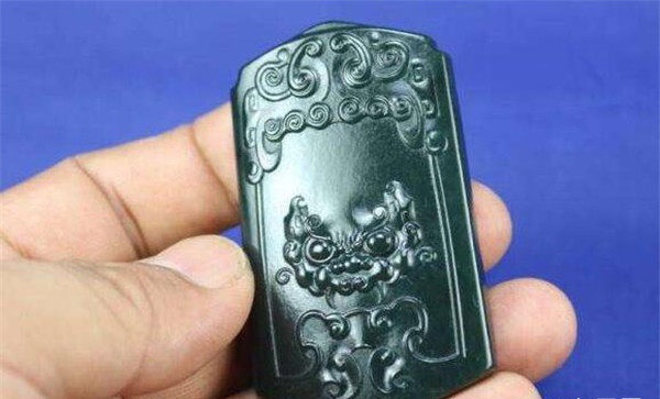 玉.jpg?x-oss-process=image/auto-orient,1/quality,q_90/watermark,image_dXBsb2Fkcy93YXRlcl9tYXJrL2ppdXl1LnBuZz94LW9zcy1wcm9jZXNzPWltYWdlL3Jlc2l6ZSxQXzM1L2JyaWdodCw4NA,x_12,y_18