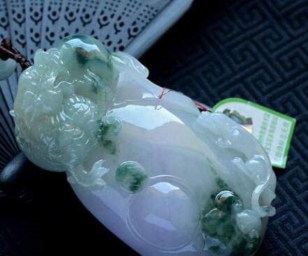 翡翠手把件1.jpg?x-oss-process=image/auto-orient,1/quality,q_90/watermark,image_dXBsb2Fkcy93YXRlcl9tYXJrL2ppdXl1LnBuZz94LW9zcy1wcm9jZXNzPWltYWdlL3Jlc2l6ZSxQXzM1L2JyaWdodCw4NA,x_12,y_18 翡翠手把件1.jpg?x-oss-process=image/auto-orient,1/quality,q_90/watermark,image_dXBsb2Fkcy93YXRlcl9tYXJrL2ppdXl1LnBuZz94LW9zcy1wcm9jZXNzPWltYWdlL3Jlc2l6ZSxQXzM1L2JyaWdodCw4NA,x_12,y_18