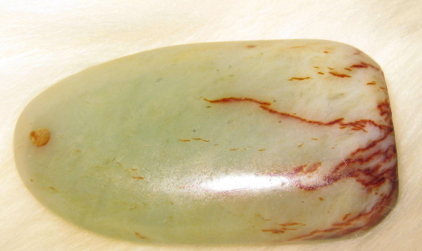 怎样鉴定岫玉.png?x-oss-process=image/auto-orient,1/quality,q_90/watermark,image_dXBsb2Fkcy93YXRlcl9tYXJrL2ppdXl1LnBuZz94LW9zcy1wcm9jZXNzPWltYWdlL3Jlc2l6ZSxQXzM1L2JyaWdodCw4NA,x_12,y_18