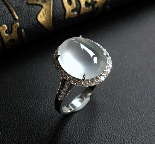 无色玻璃种翡翠戒指.png?x-oss-process=image/auto-orient,1/quality,q_90/watermark,image_dXBsb2Fkcy93YXRlcl9tYXJrL2ppdXl1LnBuZz94LW9zcy1wcm9jZXNzPWltYWdlL3Jlc2l6ZSxQXzM1L2JyaWdodCw4NA,x_12,y_18 无色玻璃种翡翠戒指.png?x-oss-process=image/auto-orient,1/quality,q_90/watermark,image_dXBsb2Fkcy93YXRlcl9tYXJrL2ppdXl1LnBuZz94LW9zcy1wcm9jZXNzPWltYWdlL3Jlc2l6ZSxQXzM1L2JyaWdodCw4NA,x_12,y_18