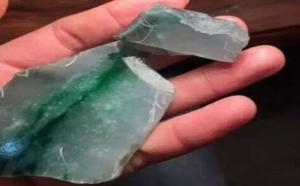 翡翠原石自己可以切吗？操作难不难？