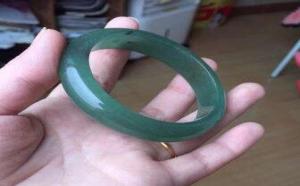 东陵石价值剖析，跟翡翠差别很大