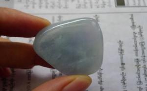 翡翠原石抛光，第一步先去皮！