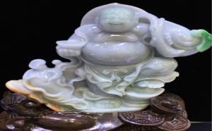 翡翠摆件的讲解寓意：不同的翡翠摆件代表着不同的寓意