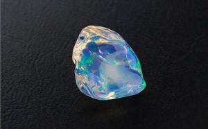 水晶欧泊和水欧泊有区别吗？哪种价值高？