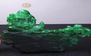 翡翠达摩的寓意是什么？佩戴翡翠达摩原来这么好！