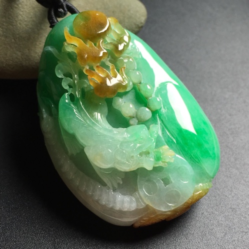 翡翠A货黄加绿龙牌