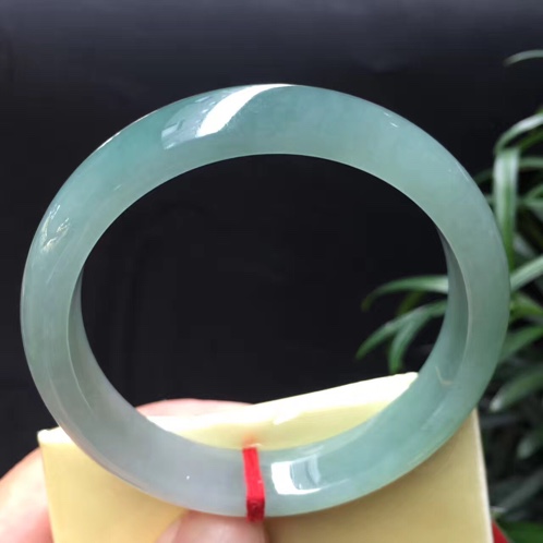 冰糯种油青翡翠正圈手镯