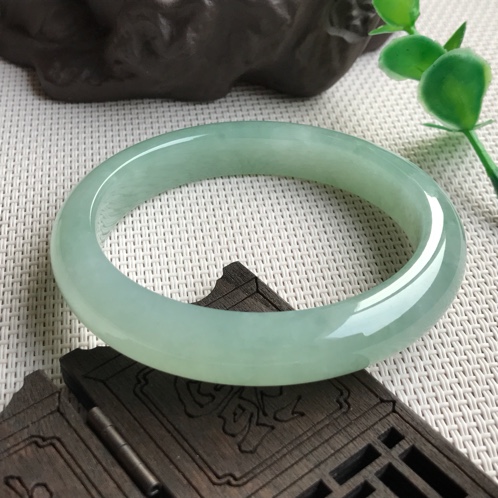 翡翠a货冰种油青手镯