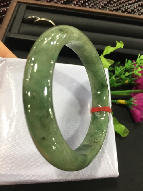 天然翡翠油青手镯：种老水足 水润光泽 油绿