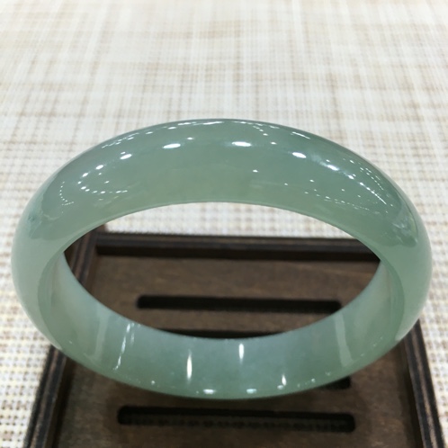 云南翡翠冰种油青正圈手镯