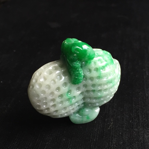 冰细糯翡翠飘花花生摆件