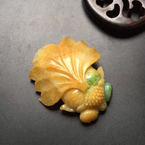 缅甸翡翠黄加绿挂件