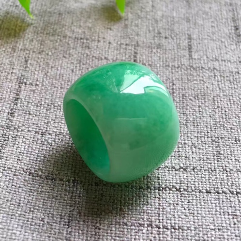 满绿翡翠路路通
