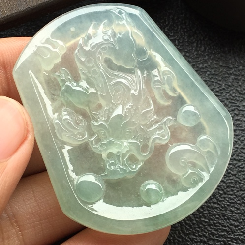 云南翡翠糯冰种生肖吊坠
