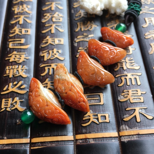 翡翠a货黄翡元宝吊坠