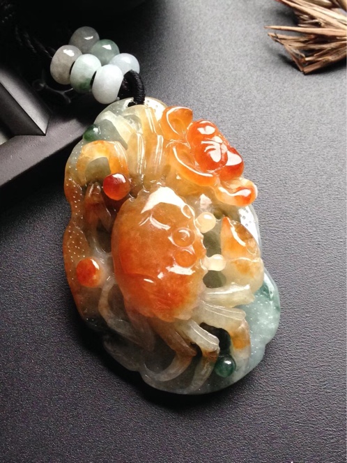 巧雕翡翠黄加绿