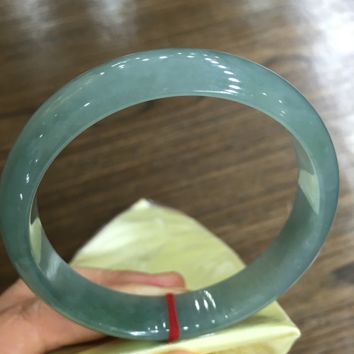 天然老坑料翡翠冰油大圈手镯