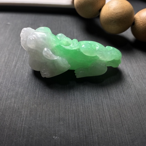 云南a货翡翠貔貅貔貅挂件