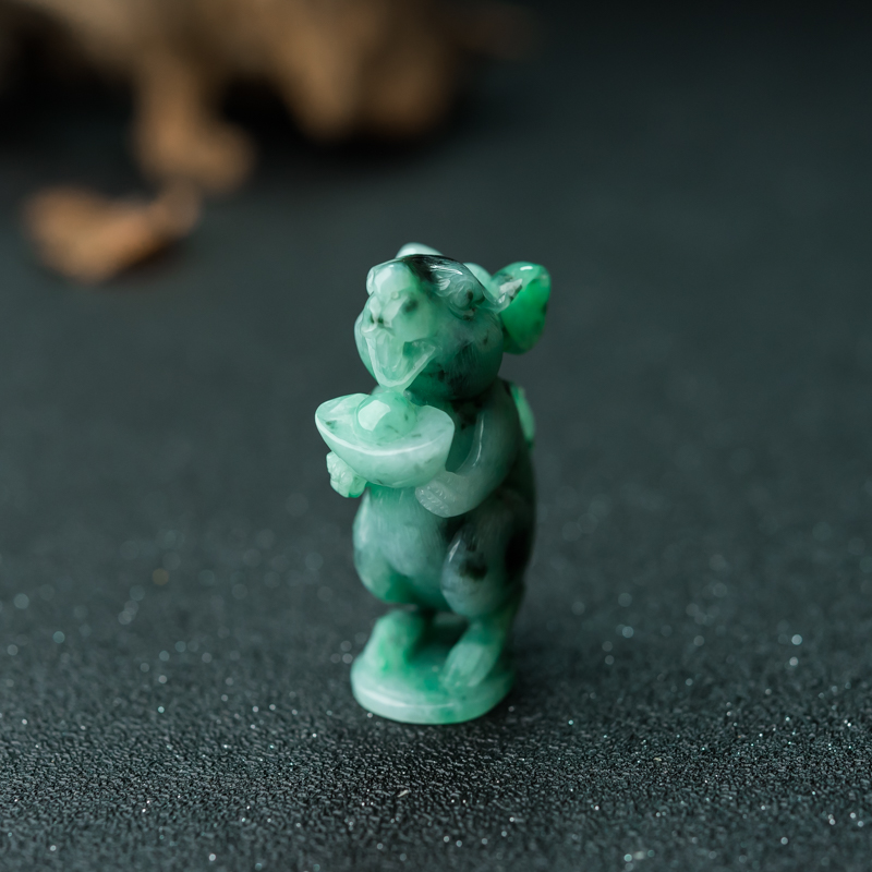 糯种飘花翡翠子鼠摆件