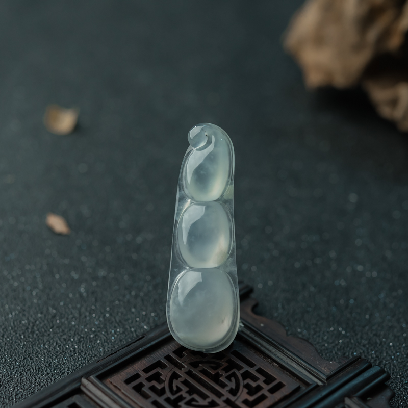 冰种翡翠连中三元吊坠