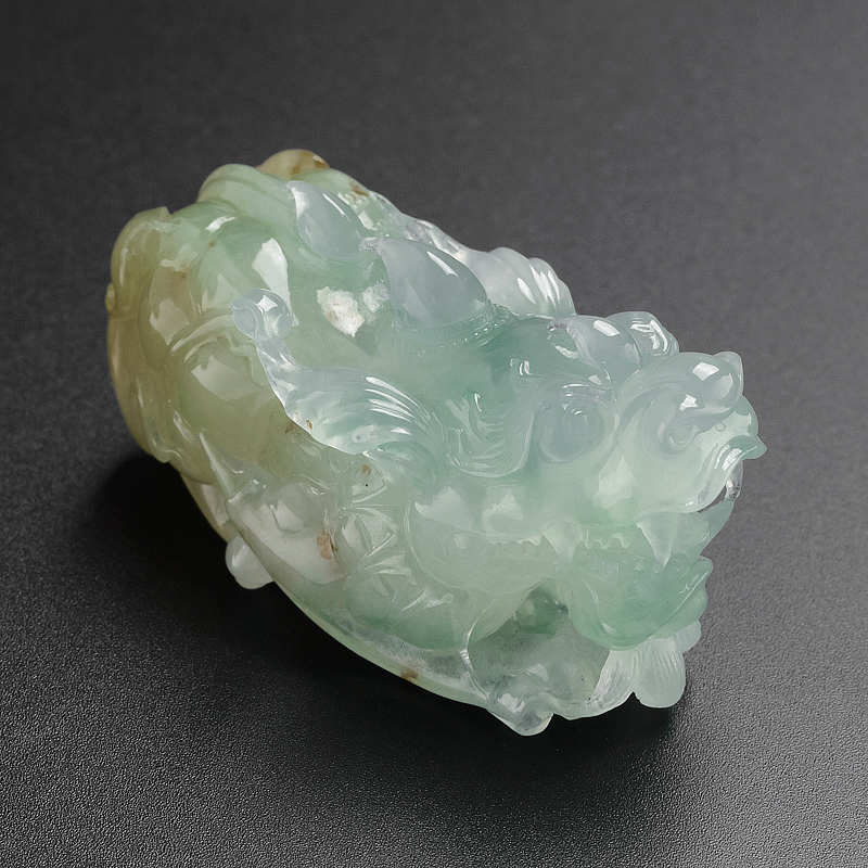 冰糯种飘黄翡翡翠貔貅摆件