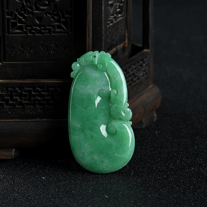 豆种豆绿翡翠如意吊坠