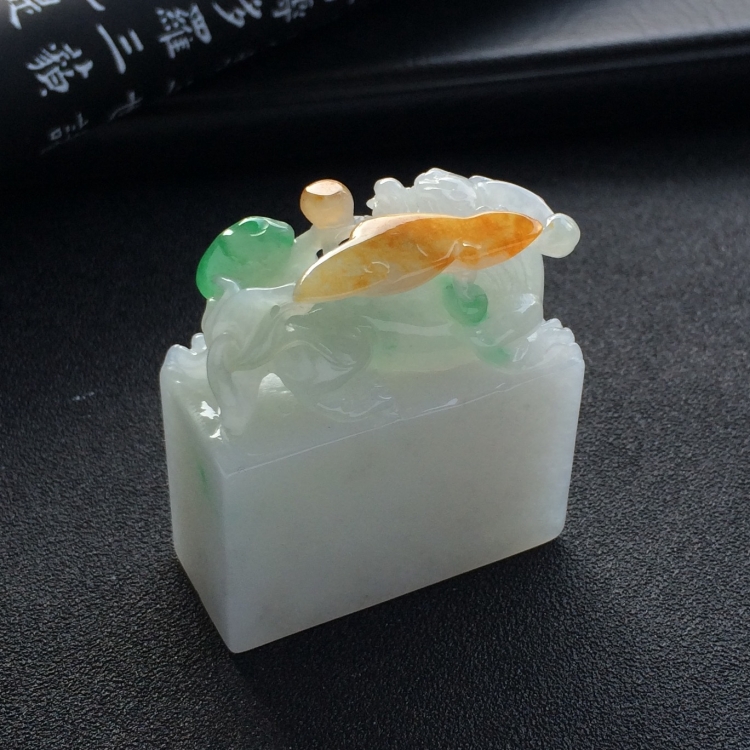 糯冰种淡三彩貔貅印章