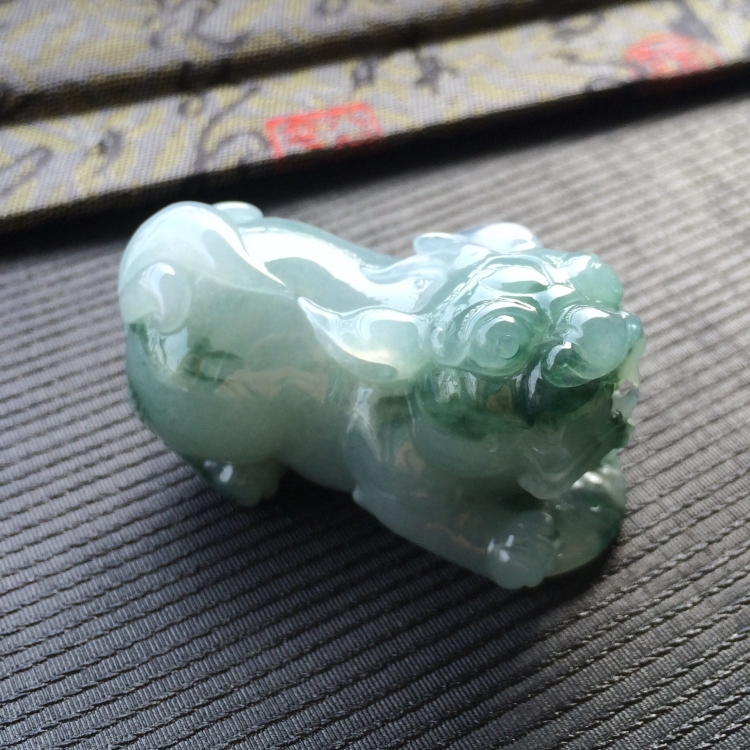 糯冰种飘花貔貅挂件/小摆件