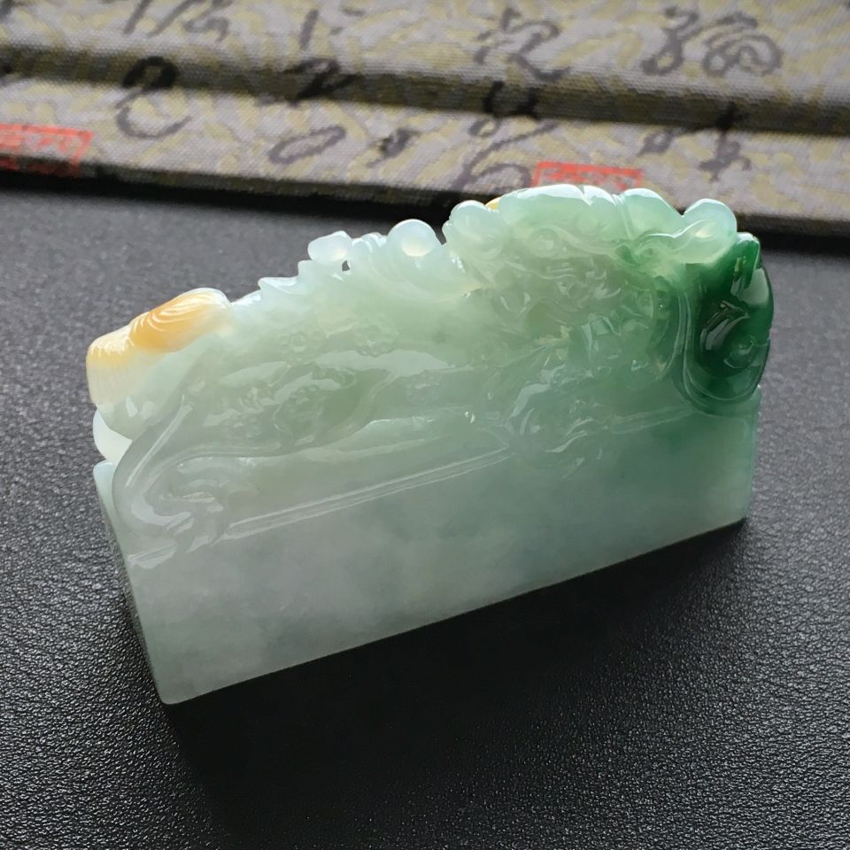 糯冰种淡三彩貔貅印章/镇纸