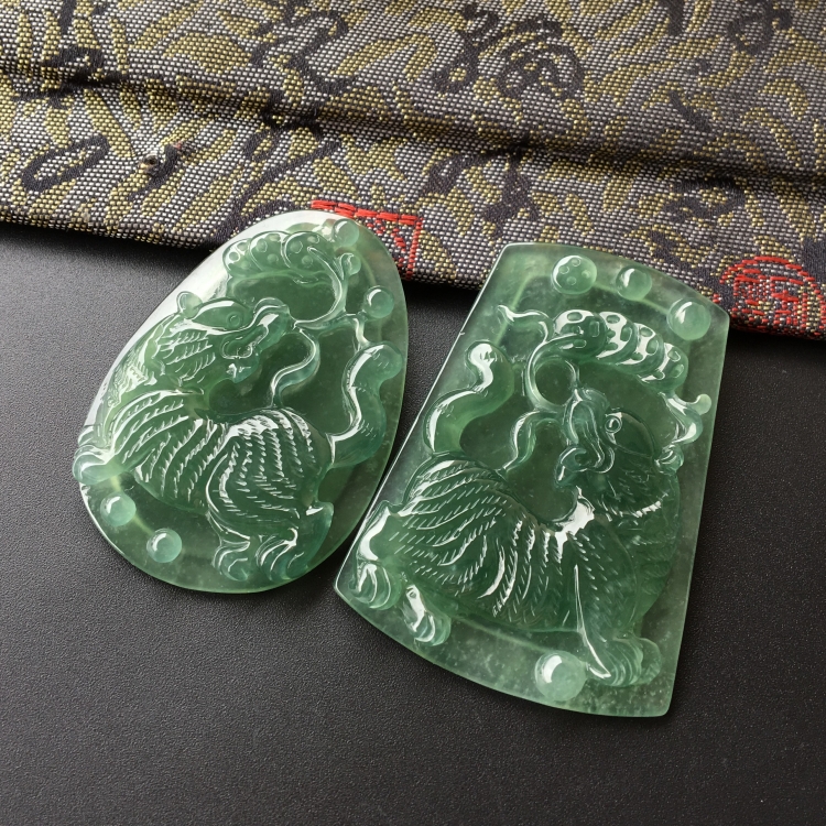 糯冰种晴水虎虎生威挂件一对走