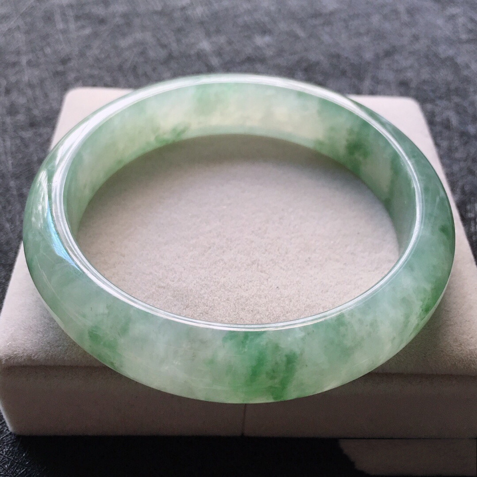 翡翠57圈口糯冰种飘花正圈手镯
