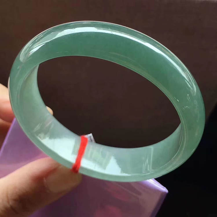 油青满色正圈翡翠手镯