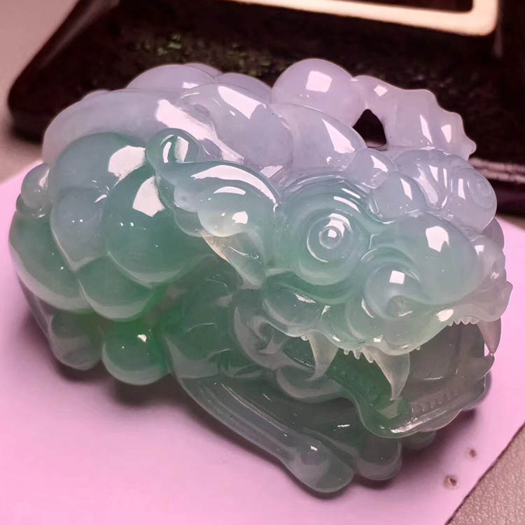 【貔貅】冰糯种飘绿翡翠摆件