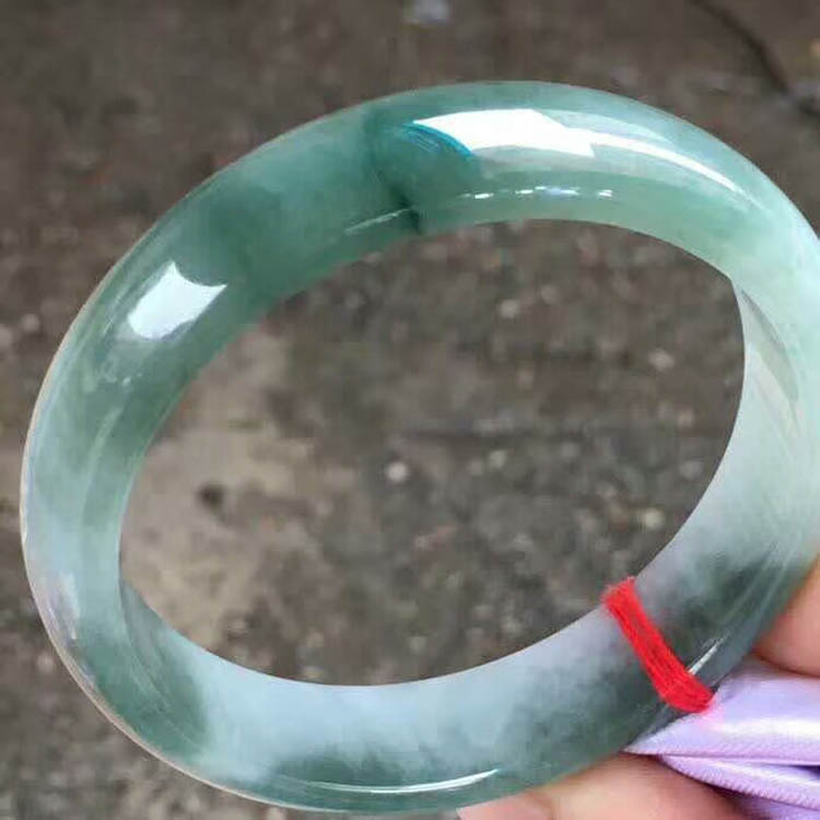 冰油种飘绿正圈翡翠手镯