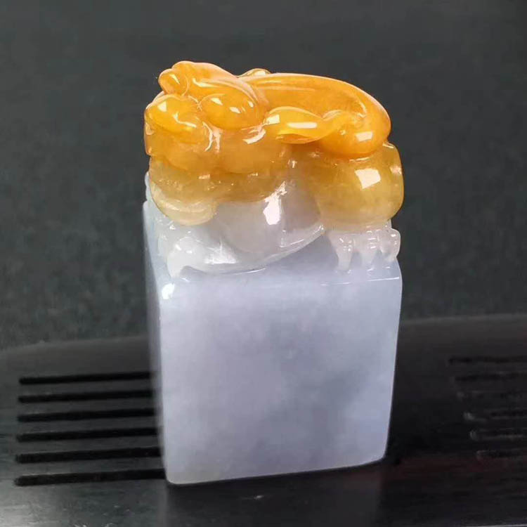 糯种黄翡印章摆件
