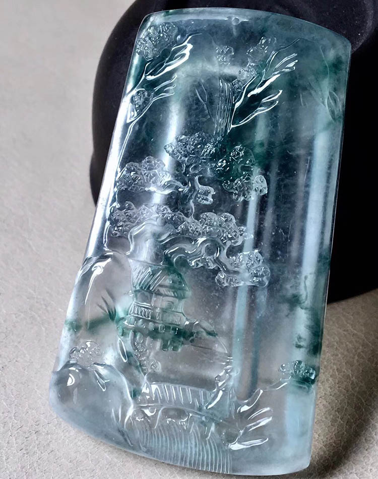 高冰种飘花山水牌翡翠挂件