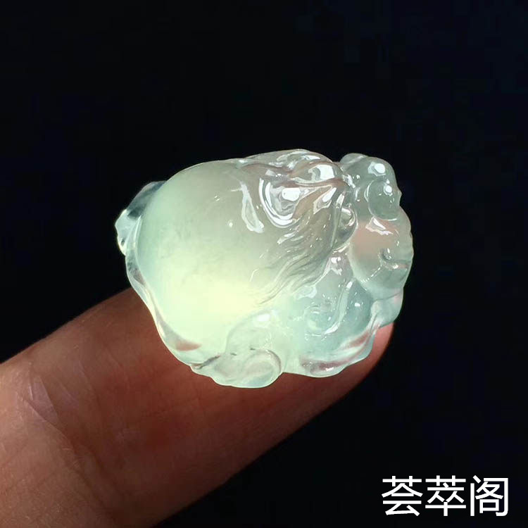 冰种晴水虎虎生威翡翠摆件第5张