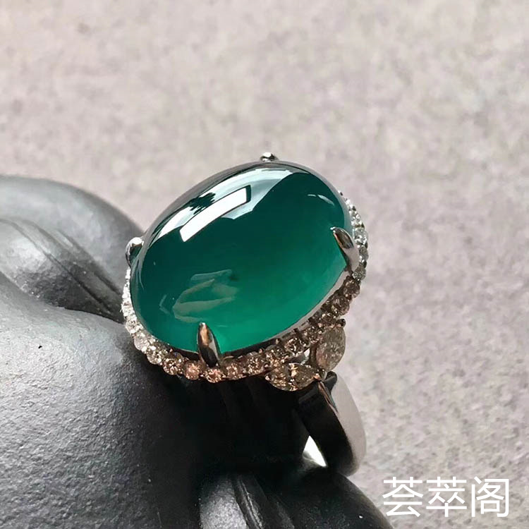 冰种蓝水蛋面翡翠戒指