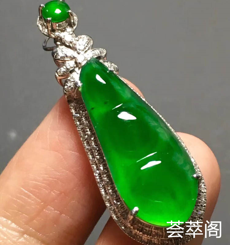 冰种阳绿福豆翡翠吊坠