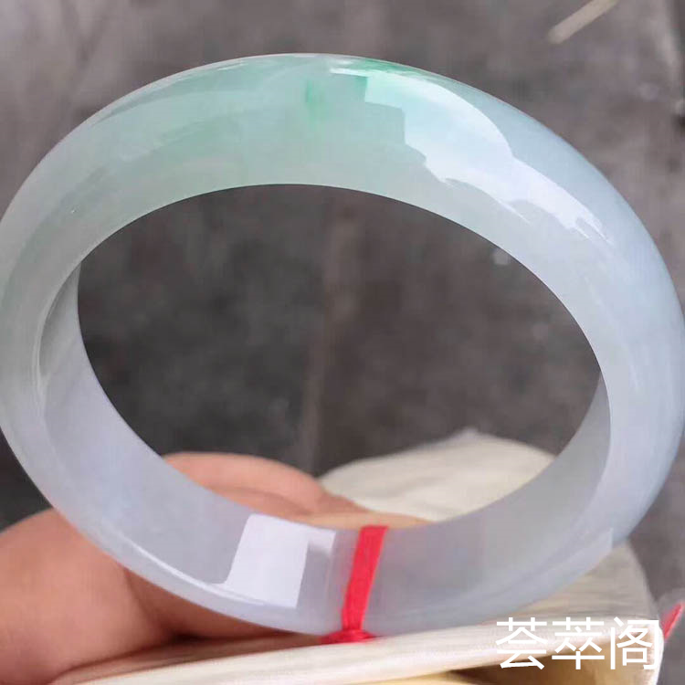 冰糯种春带彩翡翠手镯（正圈）