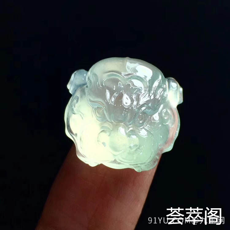 冰种晴水虎虎生威翡翠摆件第6张