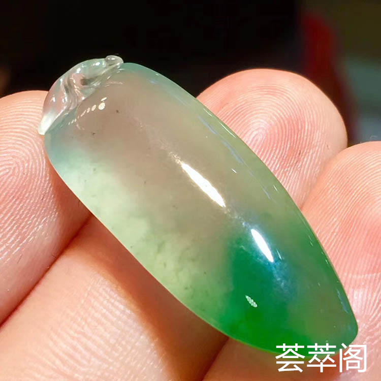 冰糯种飘绿福瓜翡翠吊坠