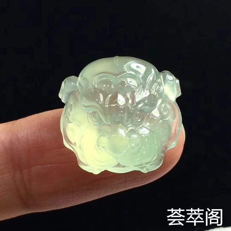 冰种晴水虎虎生威翡翠摆件第1张