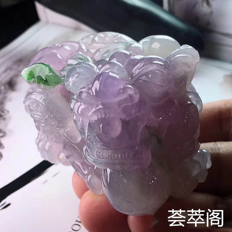 糯种春带彩貔貅翡翠摆件第4张