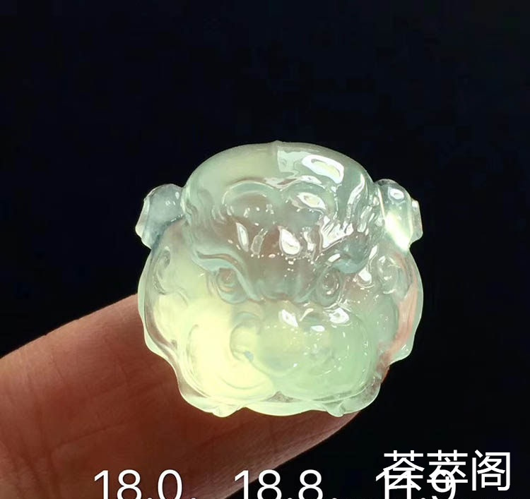 冰种晴水虎虎生威翡翠摆件第2张