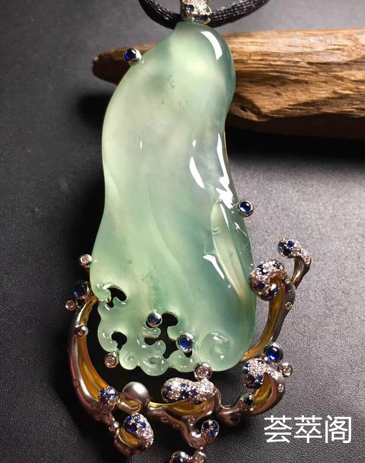 冰种晴水福瓜翡翠挂件