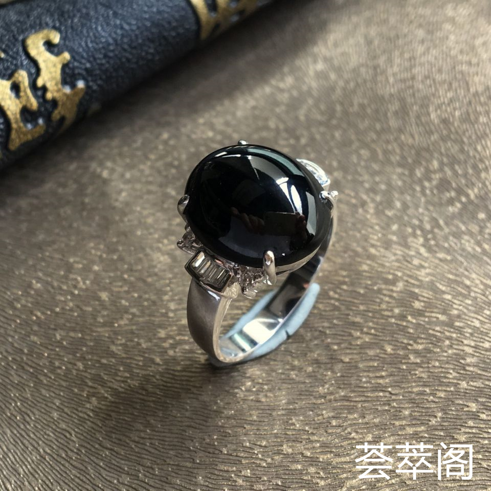 糯冰种墨翠翡翠戒指 镶白金钻石